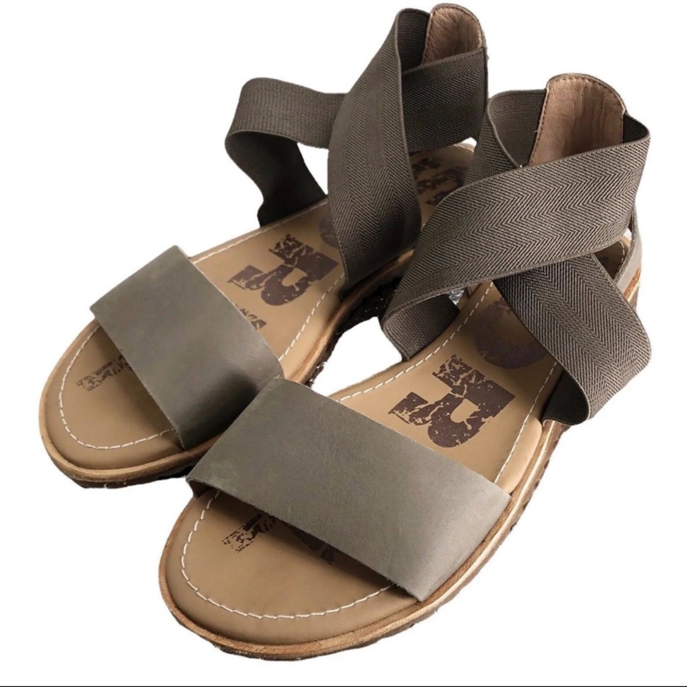 Sorel Ella olive green sandal, size 8